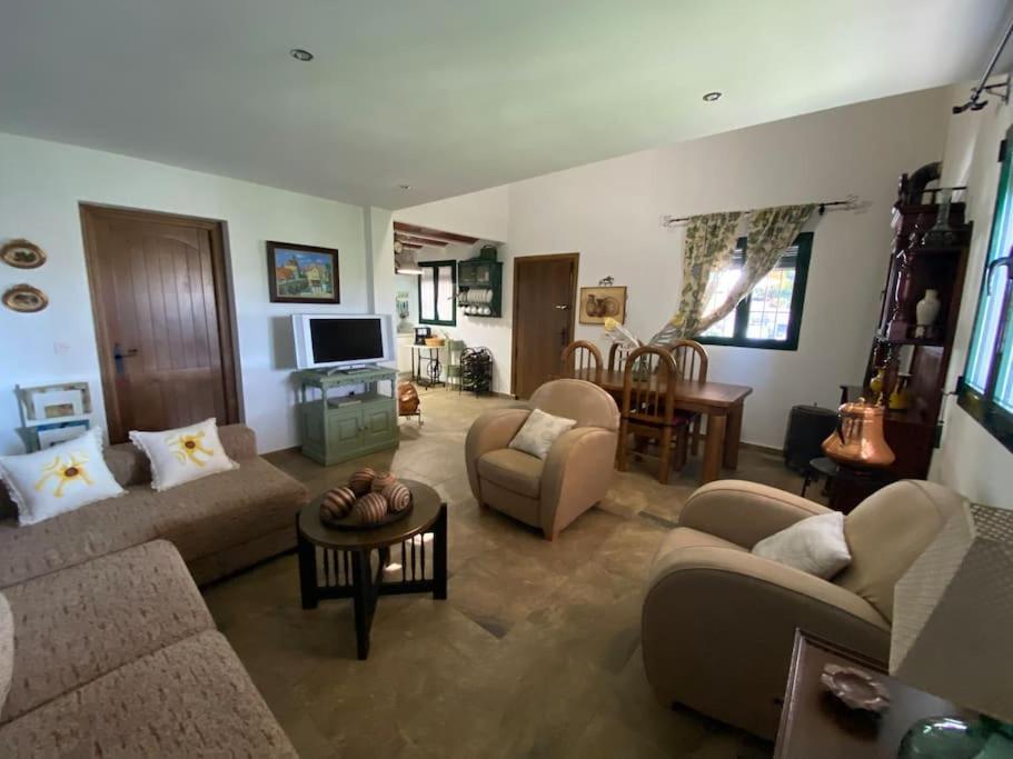Fantastic Private Villa With Pool Near Ardales And Caminito Del Rey Bagian luar foto