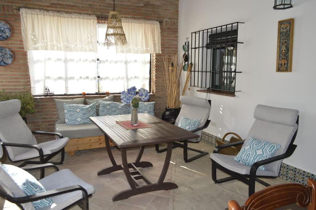 Fantastic Private Villa With Pool Near Ardales And Caminito Del Rey Bagian luar foto